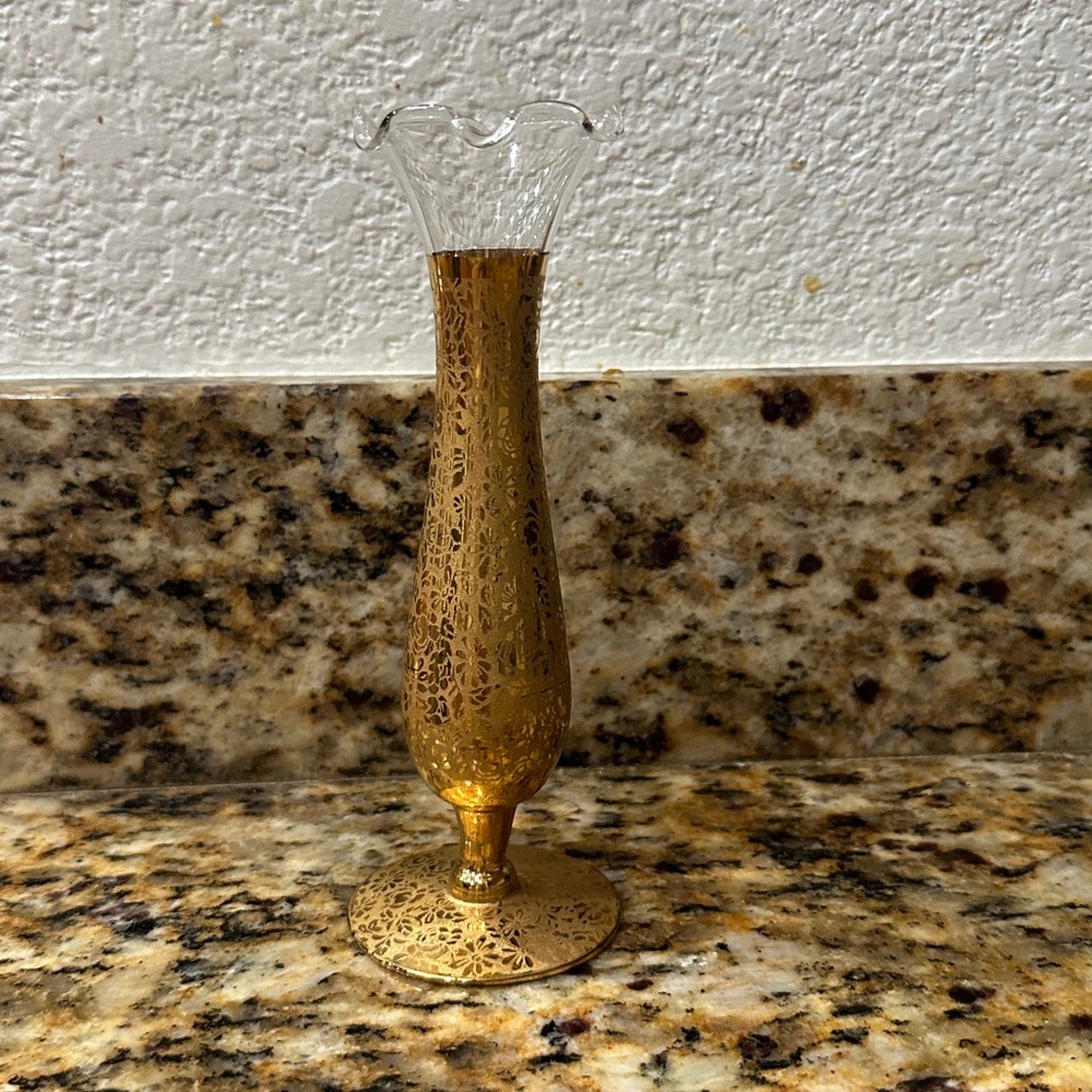 Elegant Gold Decorative Vase